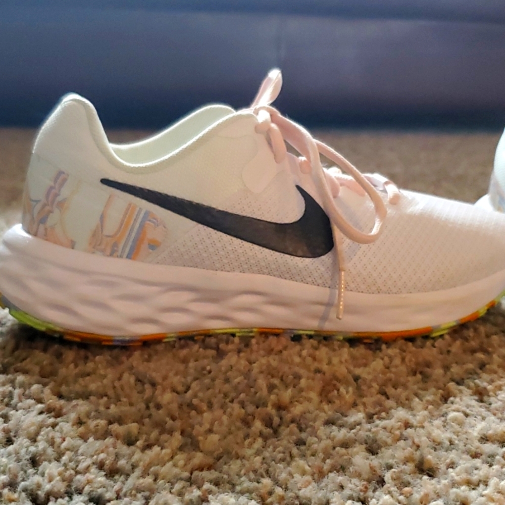 Nike Revolution Next Nature 6 Premium Women's Road Running Shoes